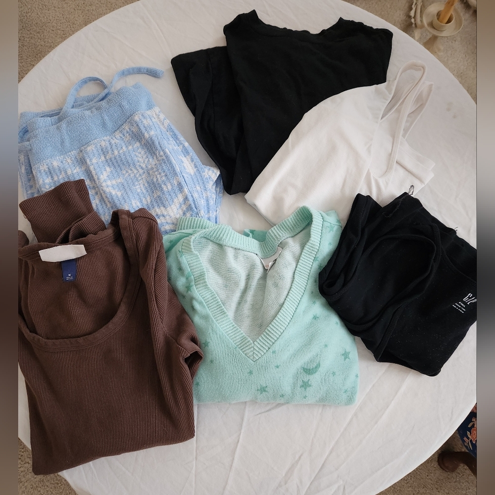 Bundle 6 assorted tops Pj Pants Joyspun Colsie Gap wild fable
XS M Lg